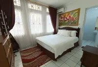Villa Kota Bunga R8-08 - 4Br with Pool by Zahra Al-Jazeerah