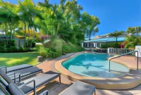 Beachfront Apartments on Trinity Beach - Apartments