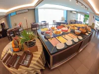 Castelmar Hotel Hotels near Esteves Junior Square