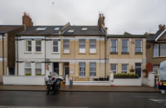 Flexistay Aparthotel Tooting Hotels near Mitcham Junction