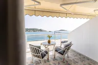 Casa Blue Marine, Philian Collection