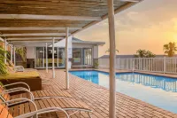 Illovo Beach Club Hotels in Kingsburgh