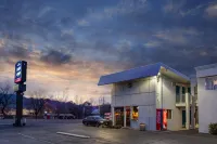 Howard Johnson by Wyndham Colorado Springs Hotels in Colorado Springs
