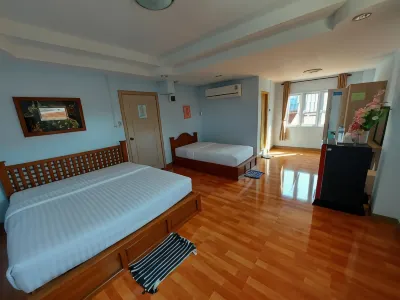 Zone Stations -That Phanom Hotels near Wat That Renu