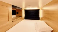 Capsule Hotel Topos Sendai Station Nishiguchi-male only Hotel di 
