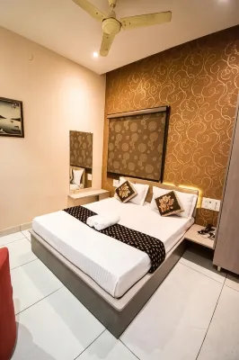 Hotel 7 PM Các khách sạn ở Sapror