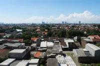 Comfy Studio Apartment at Menara Rungkut Hotel a Waru