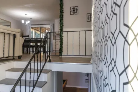 The' Ultimate Getaway Spot ' only minutes away from the lake