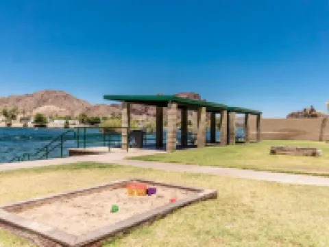 Brand New! 4-Bedroom Home with 70’ Driveway! Hotels in La Paz County