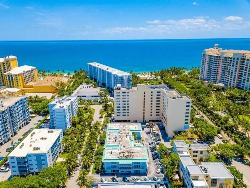 Charming 2br with BEACH ACCESS and full amenities Hotels in Key Biscayne