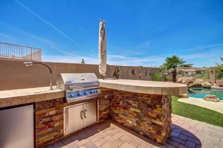 Gold Canyon home, pool , spa, views. Save money check w/us for disc  specials!