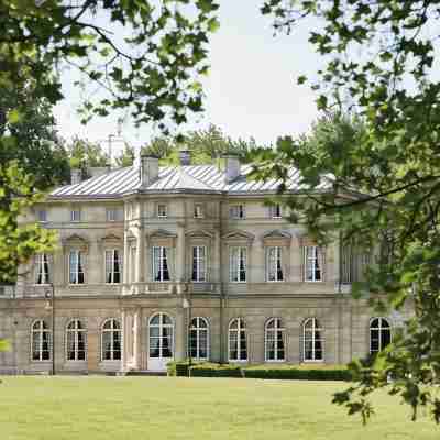 Château de la Motte Fénelon Hotel Exterior