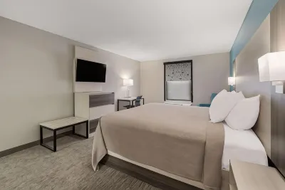 Quality Inn & Suites Отели рядом с достопримечательностью «Суперцентр Уолмарт»