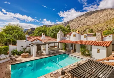 Lucille Palm Springs Hotel a 