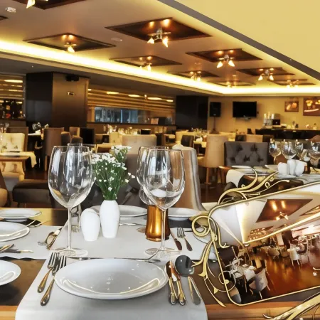 Dream Hill Business Deluxe Hotel Отели рядом с достопримечательностью «Малтепе»