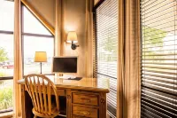 Econo Lodge Hotels in Rauville Township