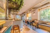 ITC Mora by Soho Boutique - Balcony