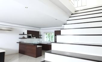 Hidden Palm Pool Villas