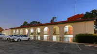 Bishops Lodge Narrandera - parking