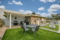 Hybiscus Waterfront Apartments Hotels in Lakes Entrance