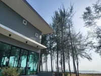The Chevalley Beach Resort فنادق في Koh Sukon