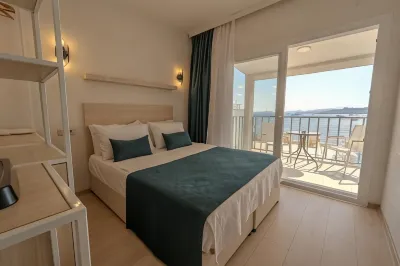 Mia Hill Suites
