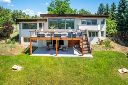 Stunning Home with Flatirons Views, 10-Min to Downtown & CU Campus!