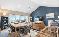 NEW: Spacious 4-BR townhome with marina & bay views, pool and easy beach access.