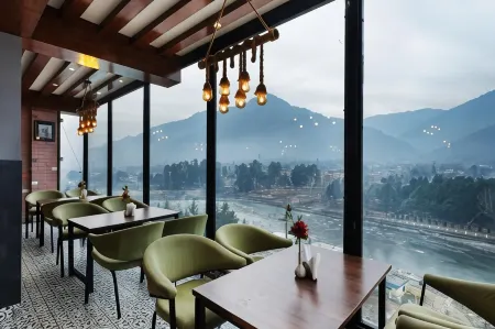 Palm Villa Kullu Отели рядом с достопримечательностью «Raghunathjee Temple»