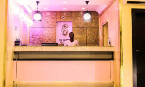 Six Diamond Hotel