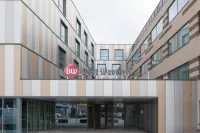 Best Western Plus Hotel Amstelveen Hotel dekat Clara Maria Cheese & Clog Farm