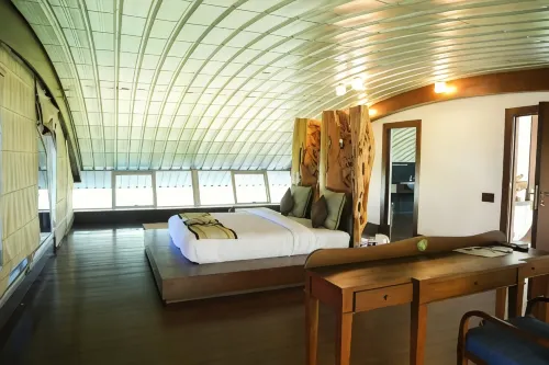 Regenta Beach House Resort, Goa - bar