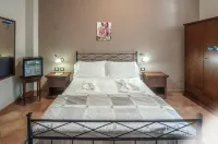 HOTIDAY Room Collection - Massa Alta Hotels in Massa Marittima