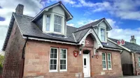 Knight's Rest Guest House Hotels in Caldercruix
