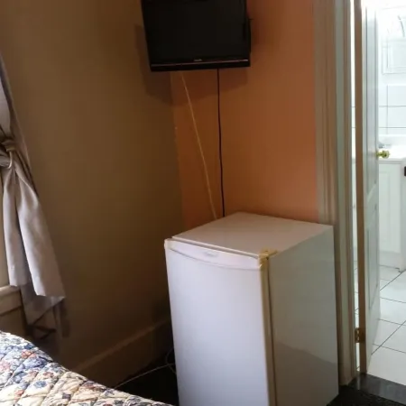 A Voyageur's Guest House