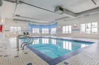 Ramada Limited Golden - Pools