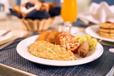 Zara Continental Hotel Отели в г. Дахран