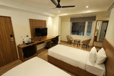 Hotel Sharda Residency Отели рядом с достопримечательностью «Парк Санджей Ганди Биолоджикал»