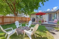 Fire Pit, Spacious Deck and Fenced Yard - Charming Cozy Haven Hotels in Coeur d'Alene
