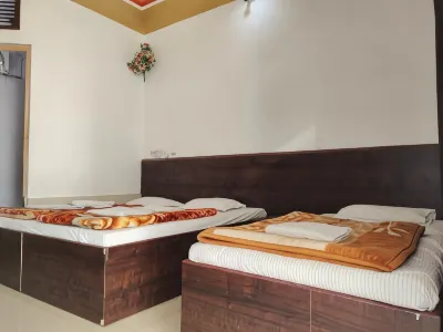 Hotel Vrindavan Hotels near Dwarkadheesh Temple