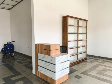 Mutiara Guest House Syariah Отели в г. Padang Lua