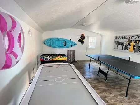 Tranquil Cabin nr Cle Elum Lake, GameRoom, Firepit, Fenced- Perfect Summer Break