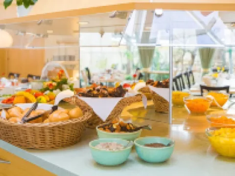 โรงแรมอัมแทร์ราสเซอนูเฟอร์ โรงแรมในเดรสเดิน