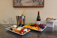 Healdsburg Inn on the Plaza, A Four Sisters Inn - breakfast