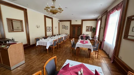 Hotel "Stadt Köthen" Отели рядом с достопримечательностью «Anhalt University of Applied Sciences»