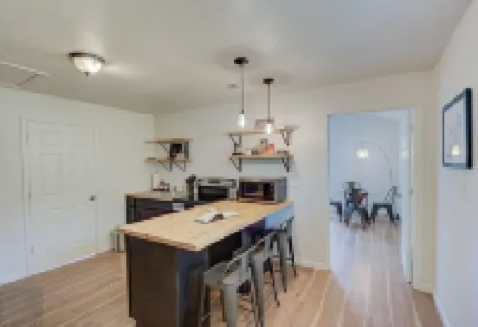 Cute 2B/1Ba Apartment in South Highlands!