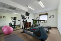 Super 8 by Wyndham Yellowknife Hotels in Yellowknife