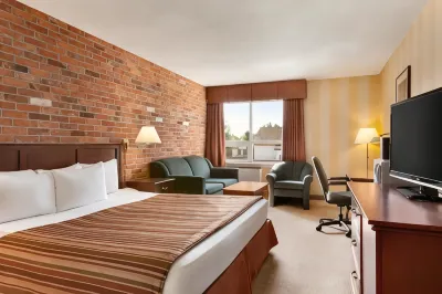 Travelodge by Wyndham North Bay Hotels near Trout Lake