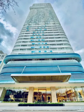 Can ho Studio Ban cong View bien Tms (Golden Wave) Отели в г. Куинён