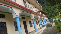 Prince Homestay & Restaurant Hotels near Triyuginarayan Temple